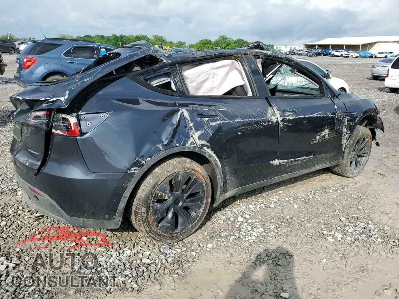 TESLA MODEL Y 2024 - 7SAYGDEEXRA324517
