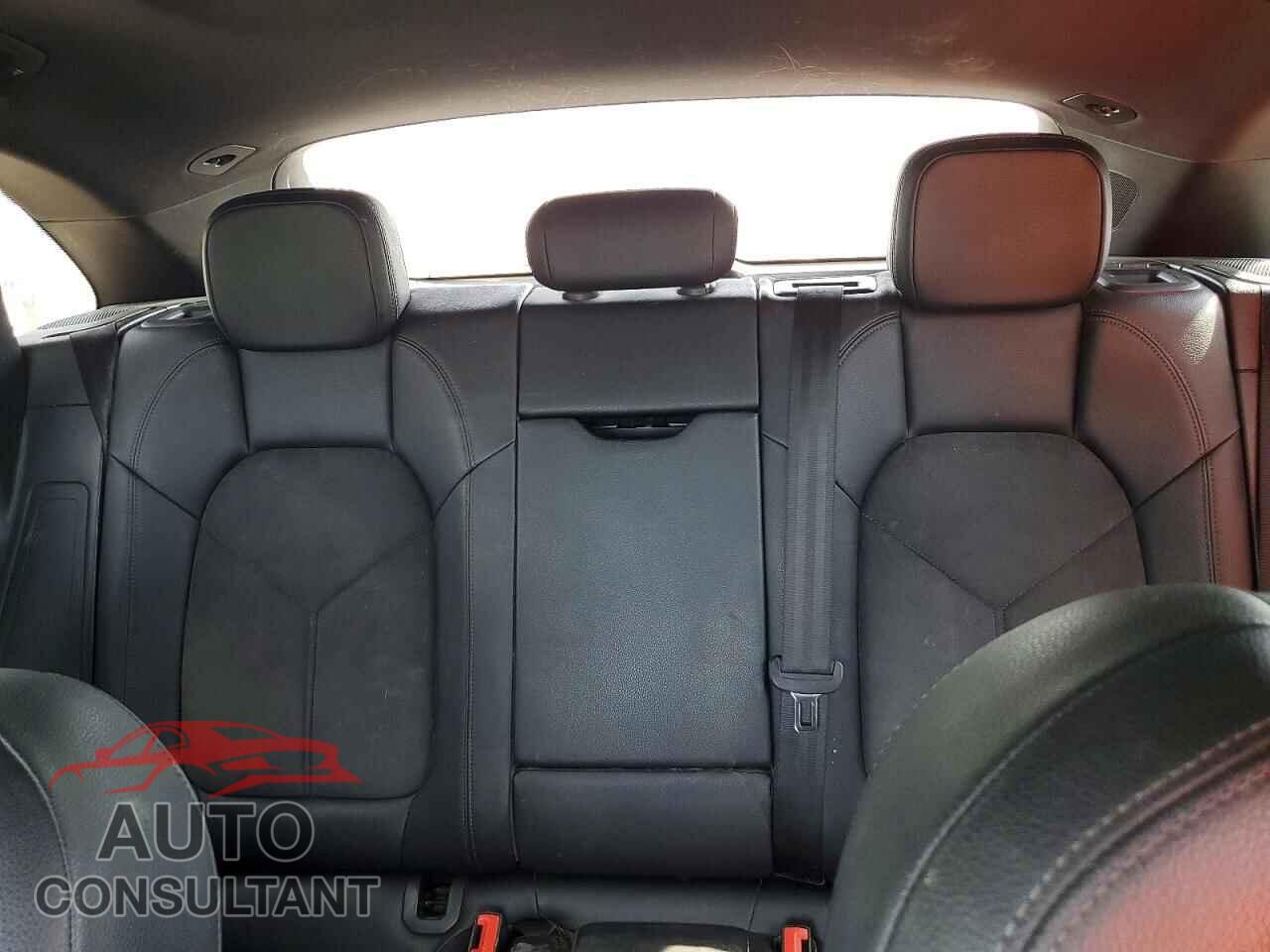 PORSCHE MACAN 2017 - WP1AA2A53HLB00402