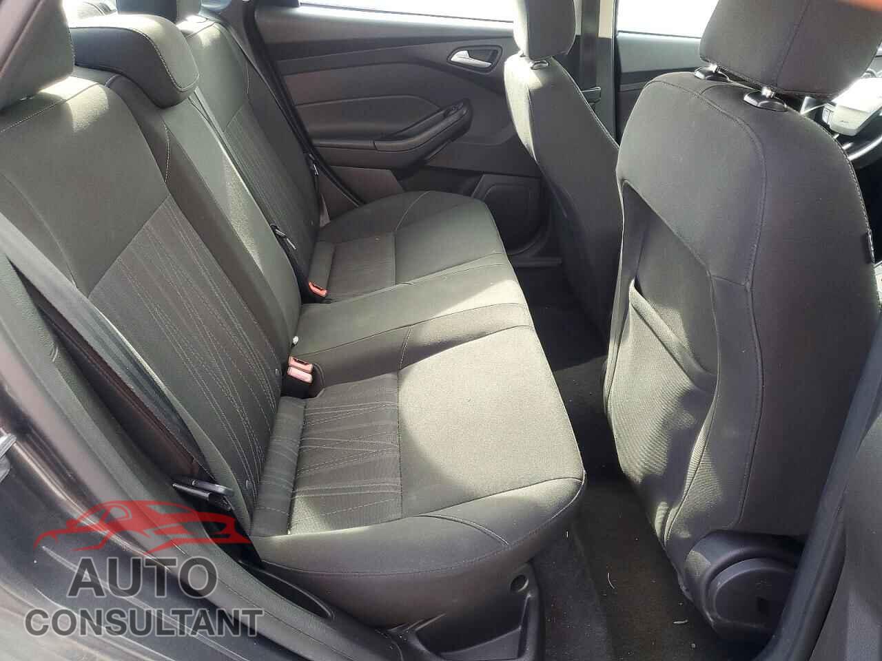 FORD FOCUS 2017 - 1FADP3F21HL241735