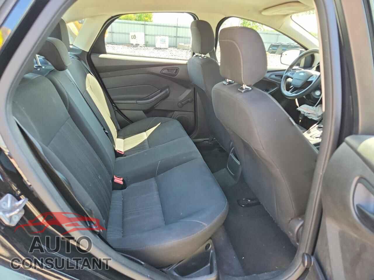 FORD FOCUS 2016 - 1FADP3E26GL309429