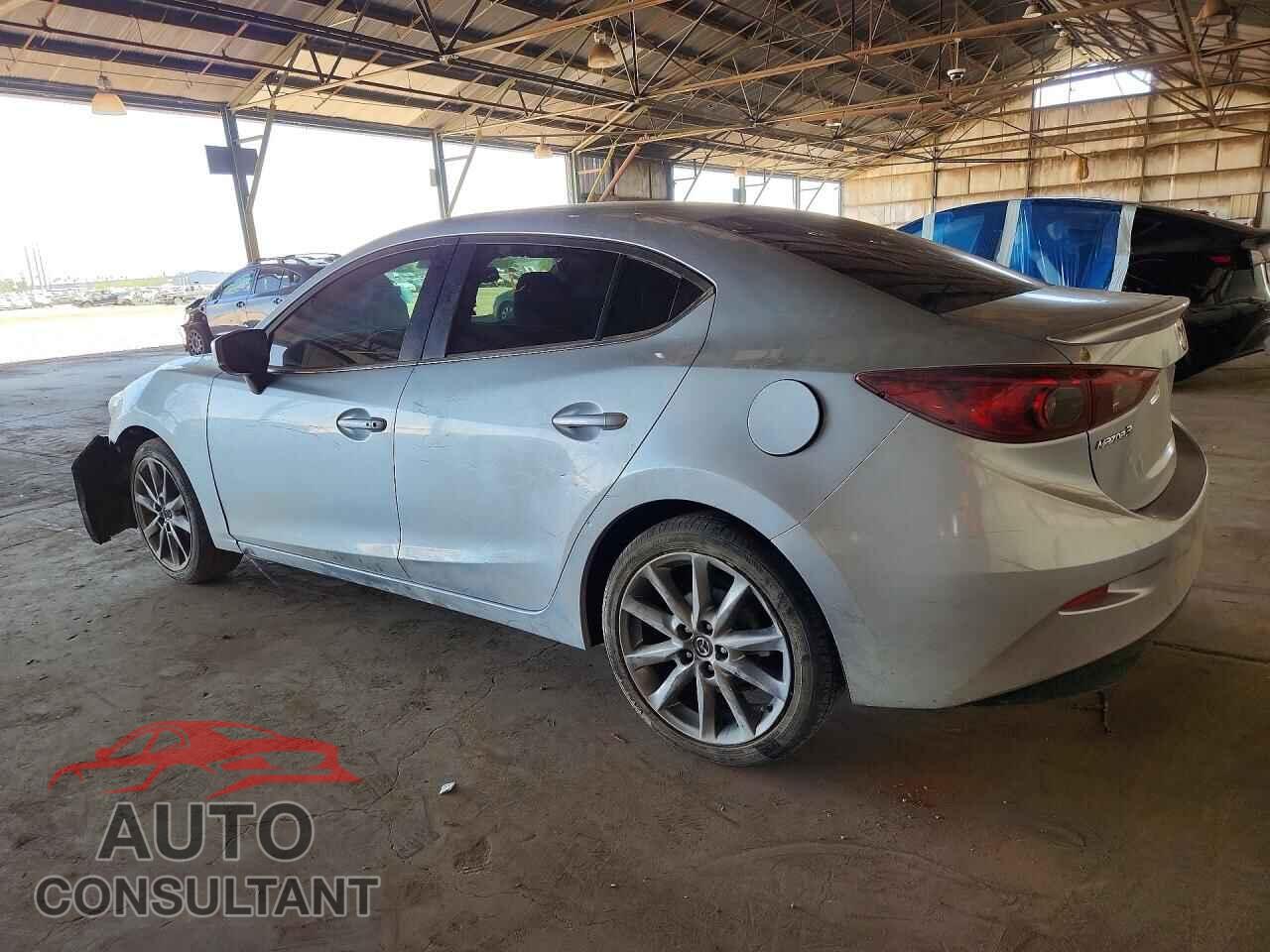 MAZDA 3 2018 - 3MZBN1V30JM217577