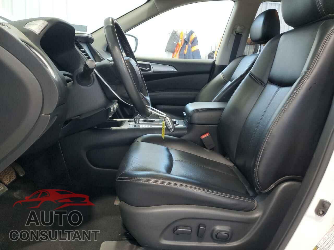 NISSAN PATHFINDER 2019 - 5N1DR2MM4KC624199
