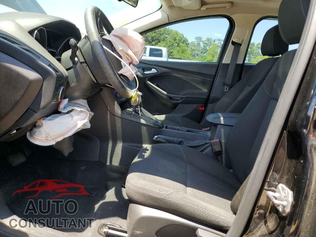FORD FOCUS 2017 - 1FADP3M22HL220976