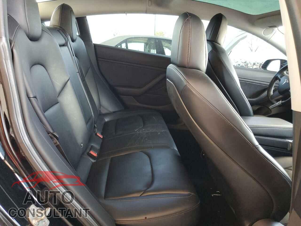 TESLA MODEL 3 2018 - 5YJ3E1EA8JF012552