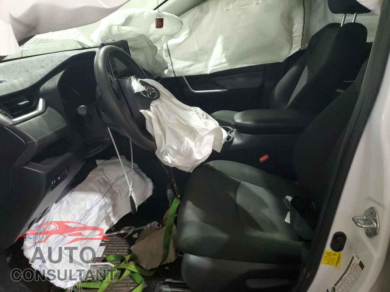TOYOTA RAV4 2019 - JTMP1RFV9KD032184