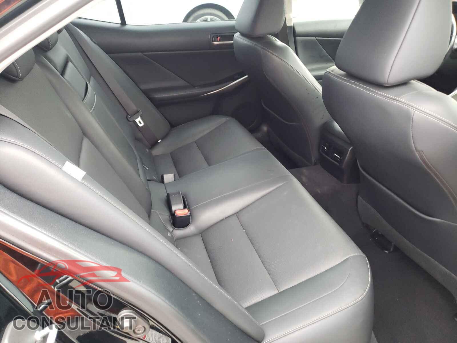 LEXUS IS 2017 - JTHBA1D21H5041645