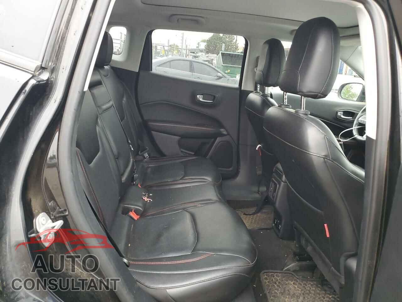 JEEP COMPASS 2018 - 3C4NJDDB2JT210724