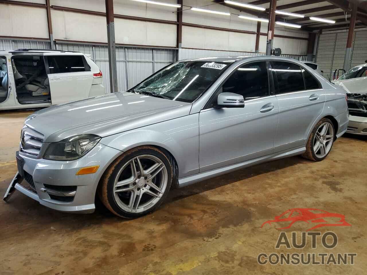 MERCEDES-BENZ C-CLASS 2013 - WDDGF4HB8DA810556