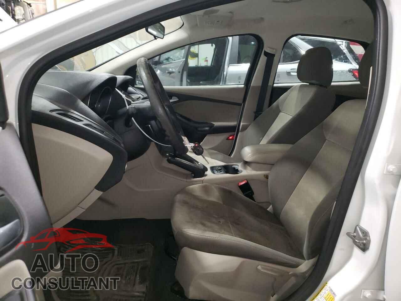 FORD FOCUS 2014 - 1FADP3K26EL139302