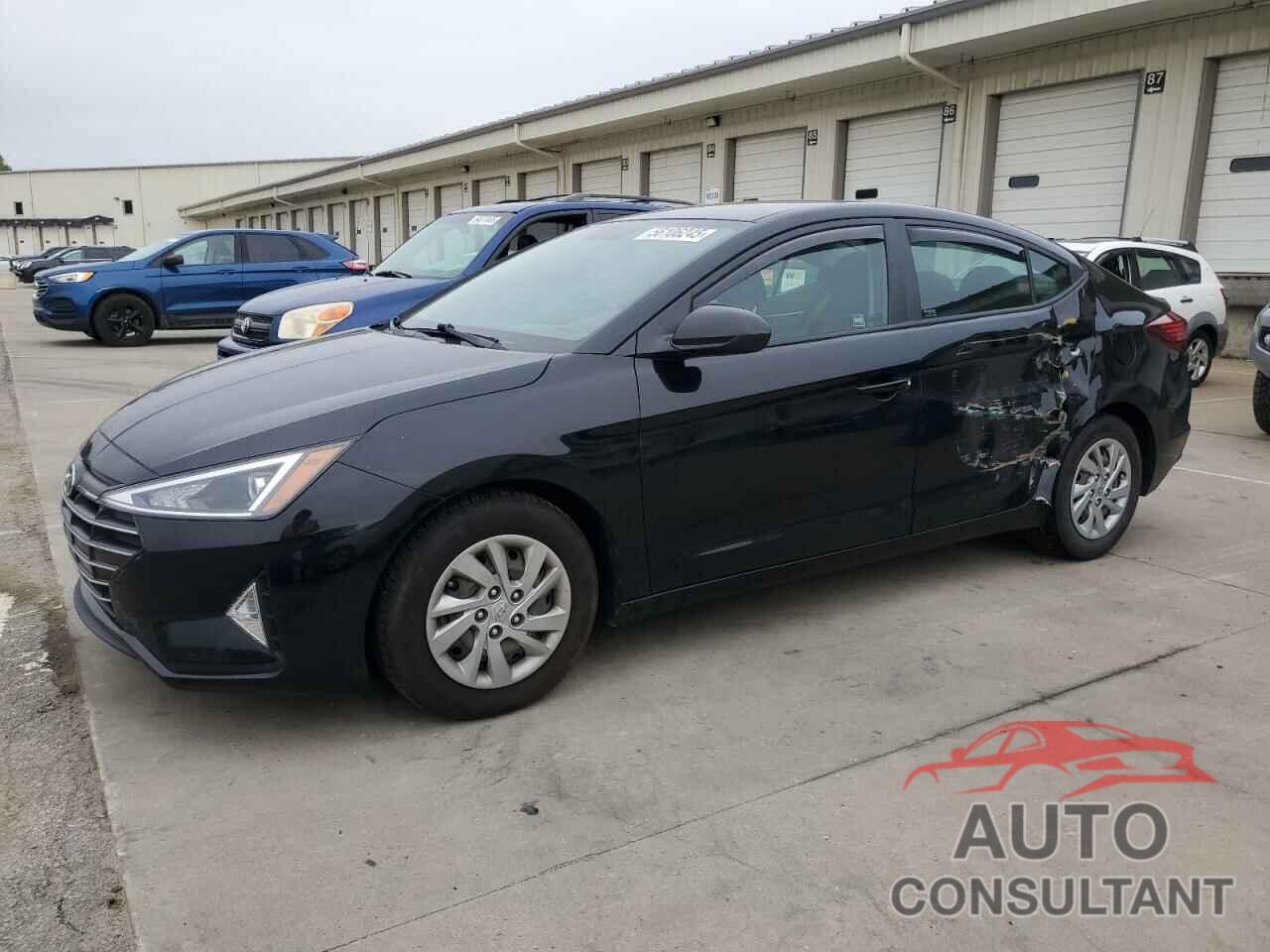 HYUNDAI ELANTRA 2019 - KMHD74LFXKU779869