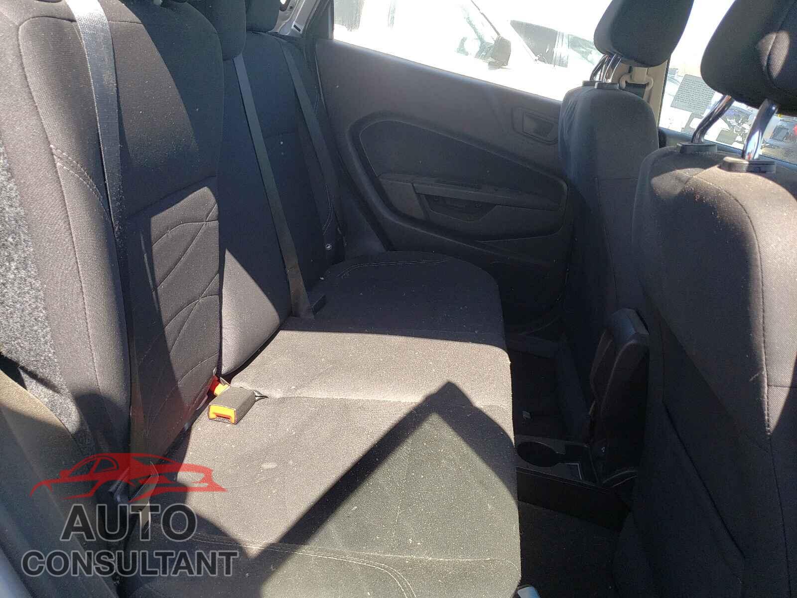FORD FIESTA 2018 - 3FADP4EJ0JM101565
