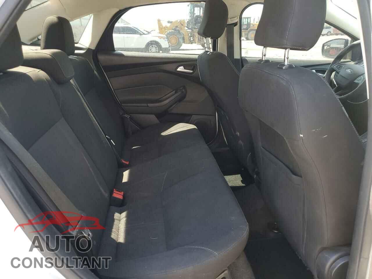 FORD FOCUS 2017 - 1FADP3F26HL304540