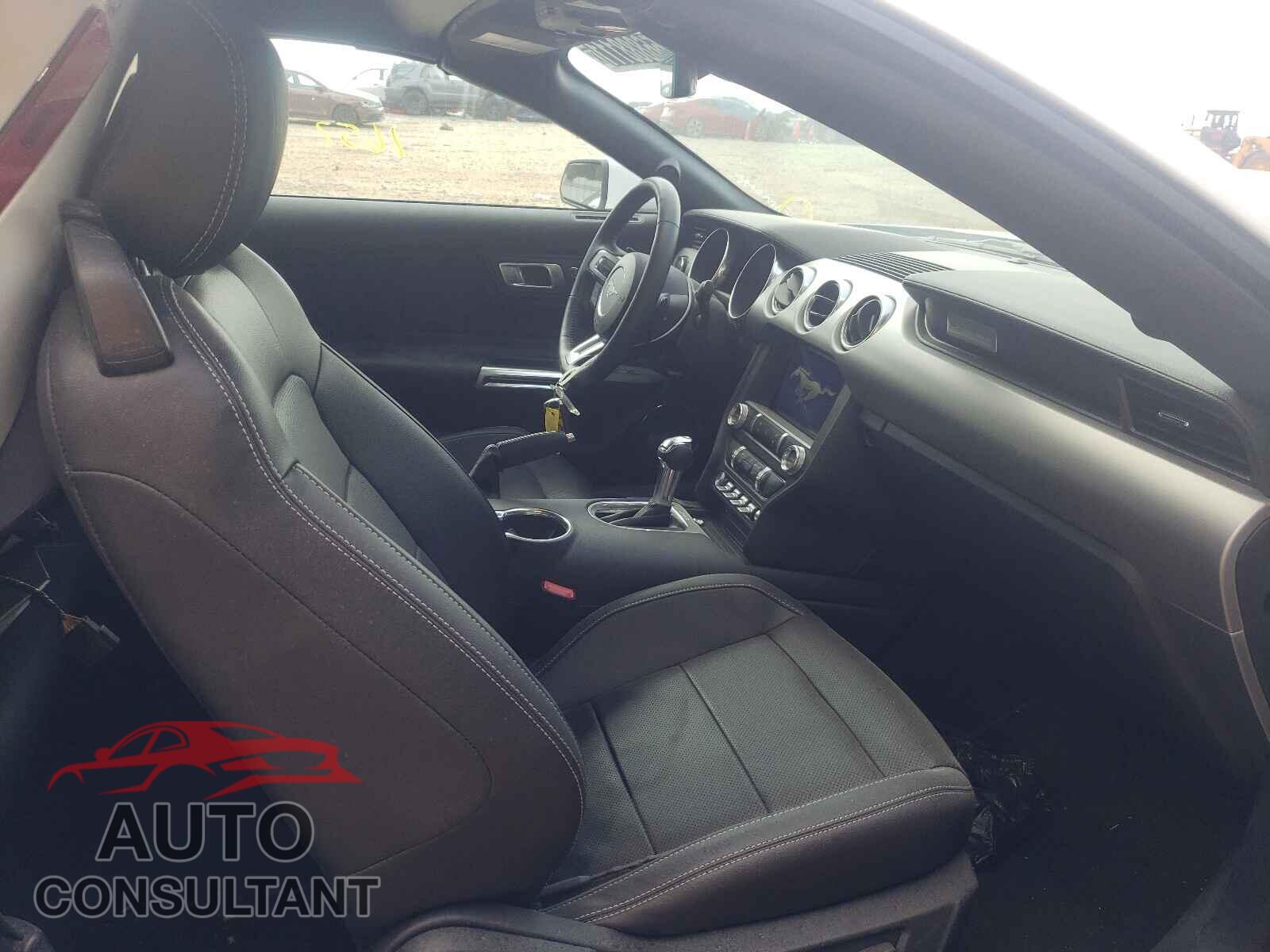 FORD MUSTANG 2021 - 1FATP8UH4M5125587