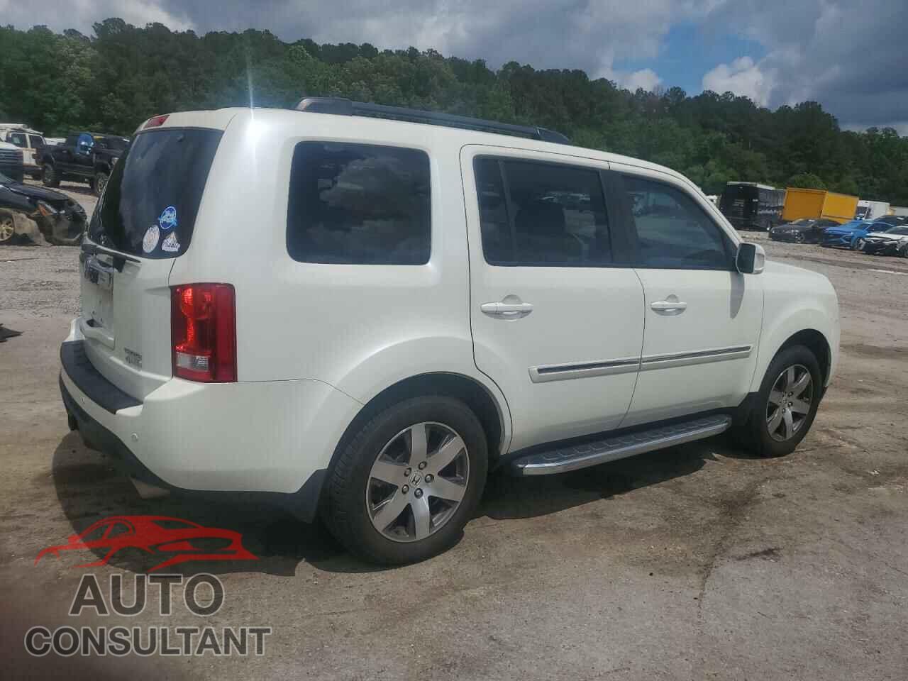 HONDA PILOT 2015 - 5FNYF4H95FB012537