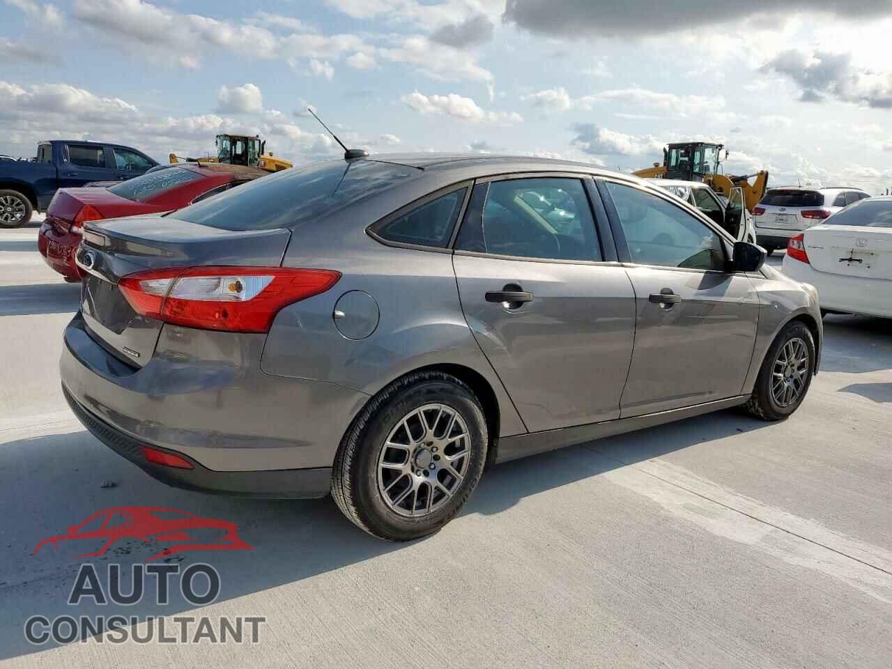 FORD FOCUS 2014 - 1FADP3E2XEL451148