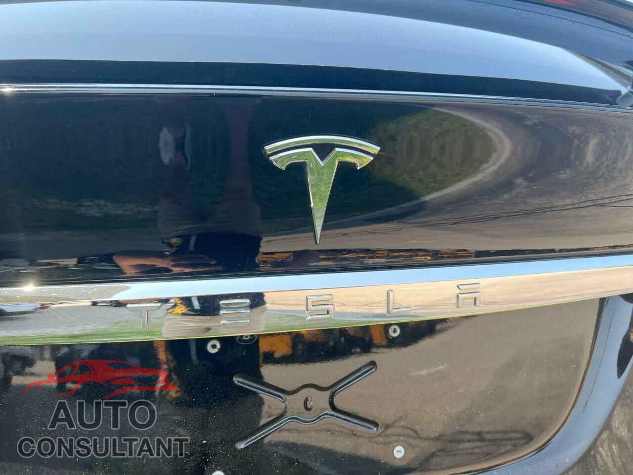 TESLA MODEL X 2017 - 5YJXCAE2XHF078868