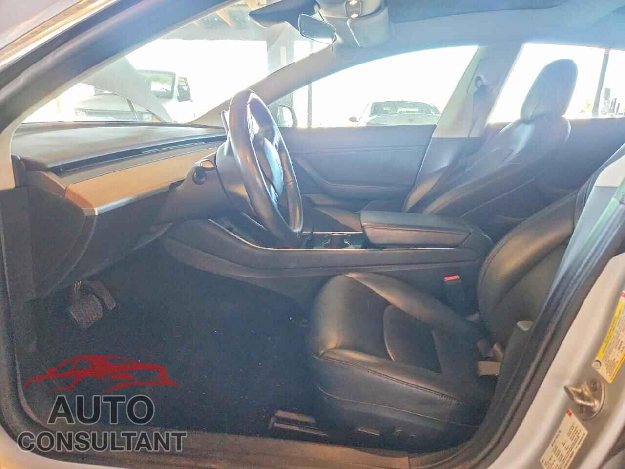 TESLA MODEL 3 2018 - 5YJ3E1EA1JF043979