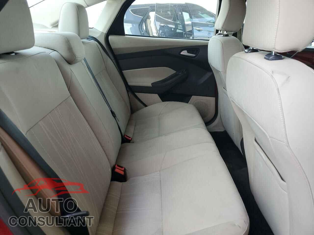 FORD FOCUS 2015 - 1FADP3F26FL356683