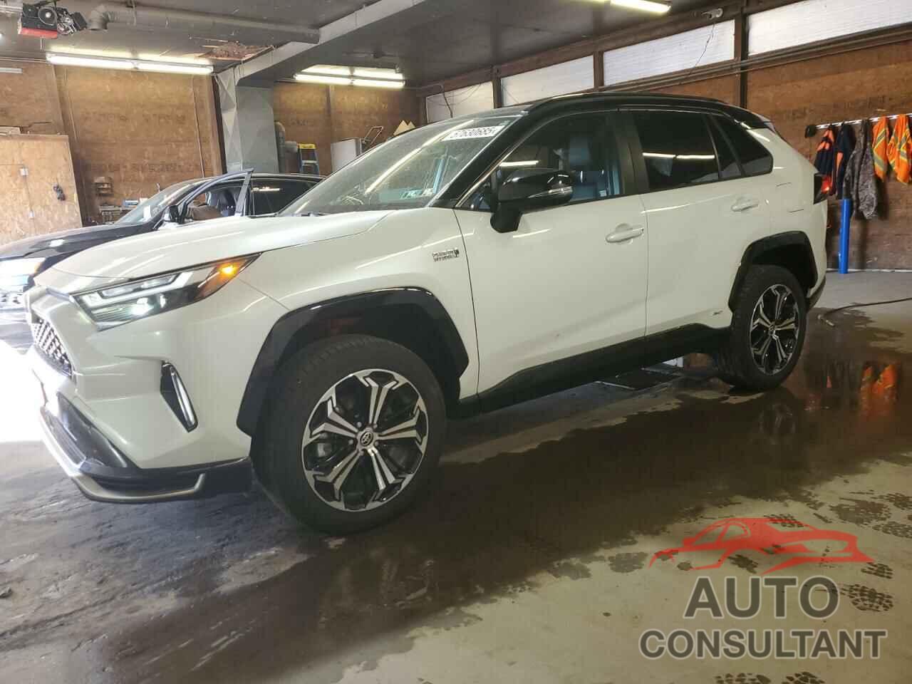TOYOTA RAV4 2024 - JTMEB3FV7RD212694