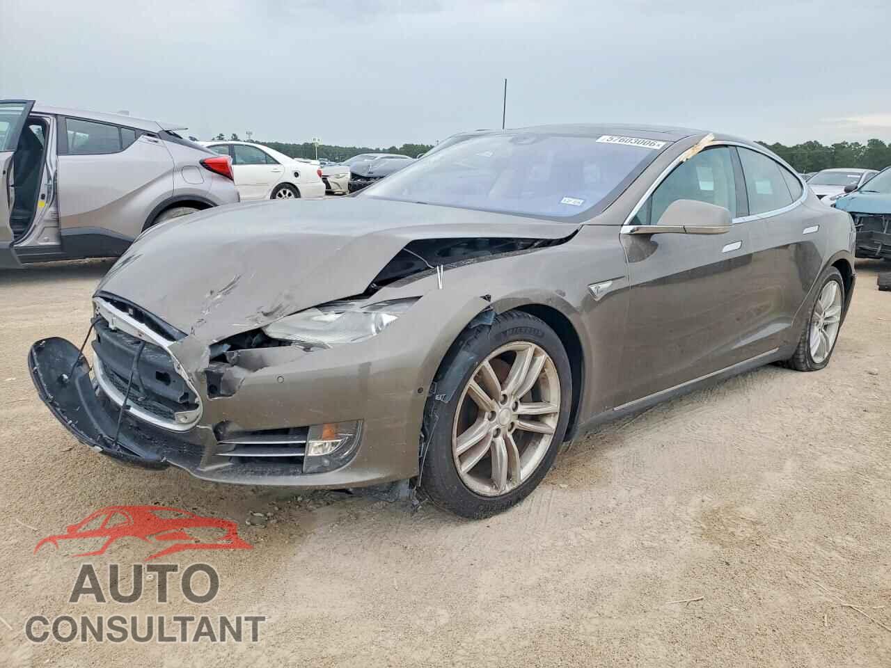 TESLA MODEL S 2015 - 5YJSA1E25FF110879