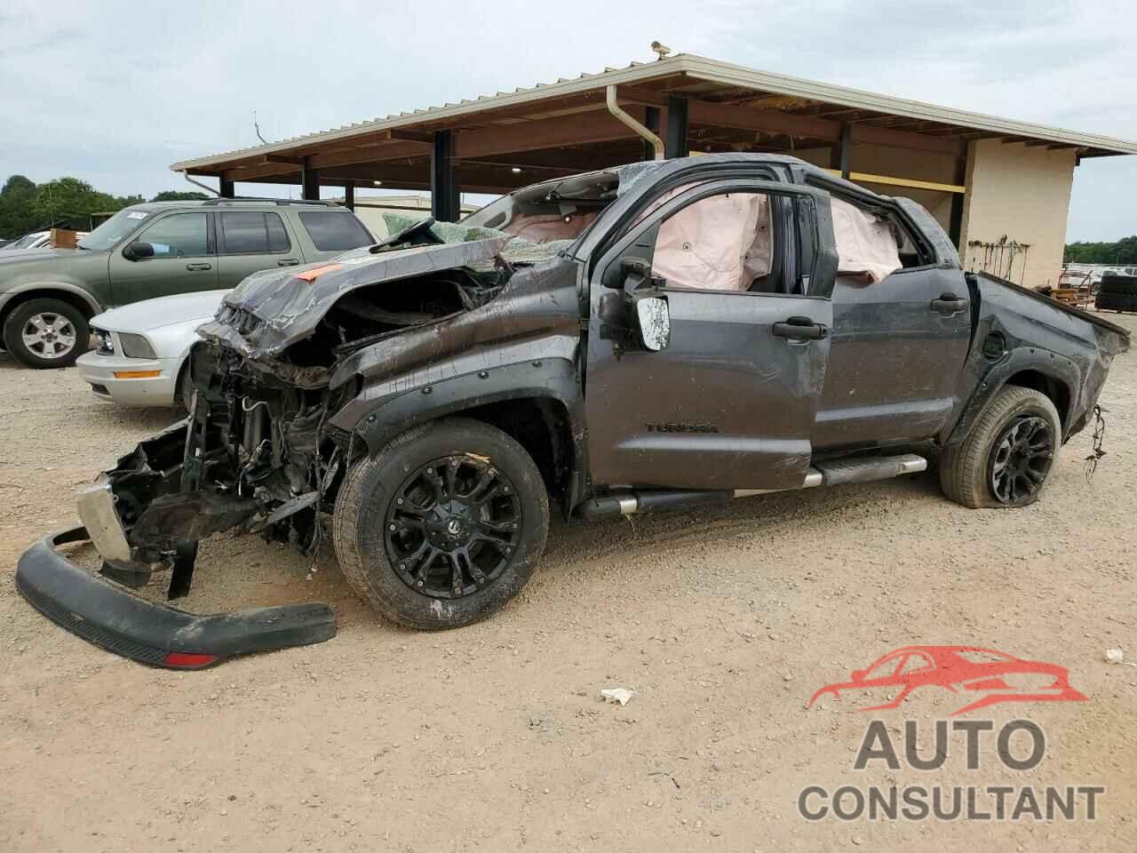 TOYOTA TUNDRA 2017 - 5TFDW5F12HX623636