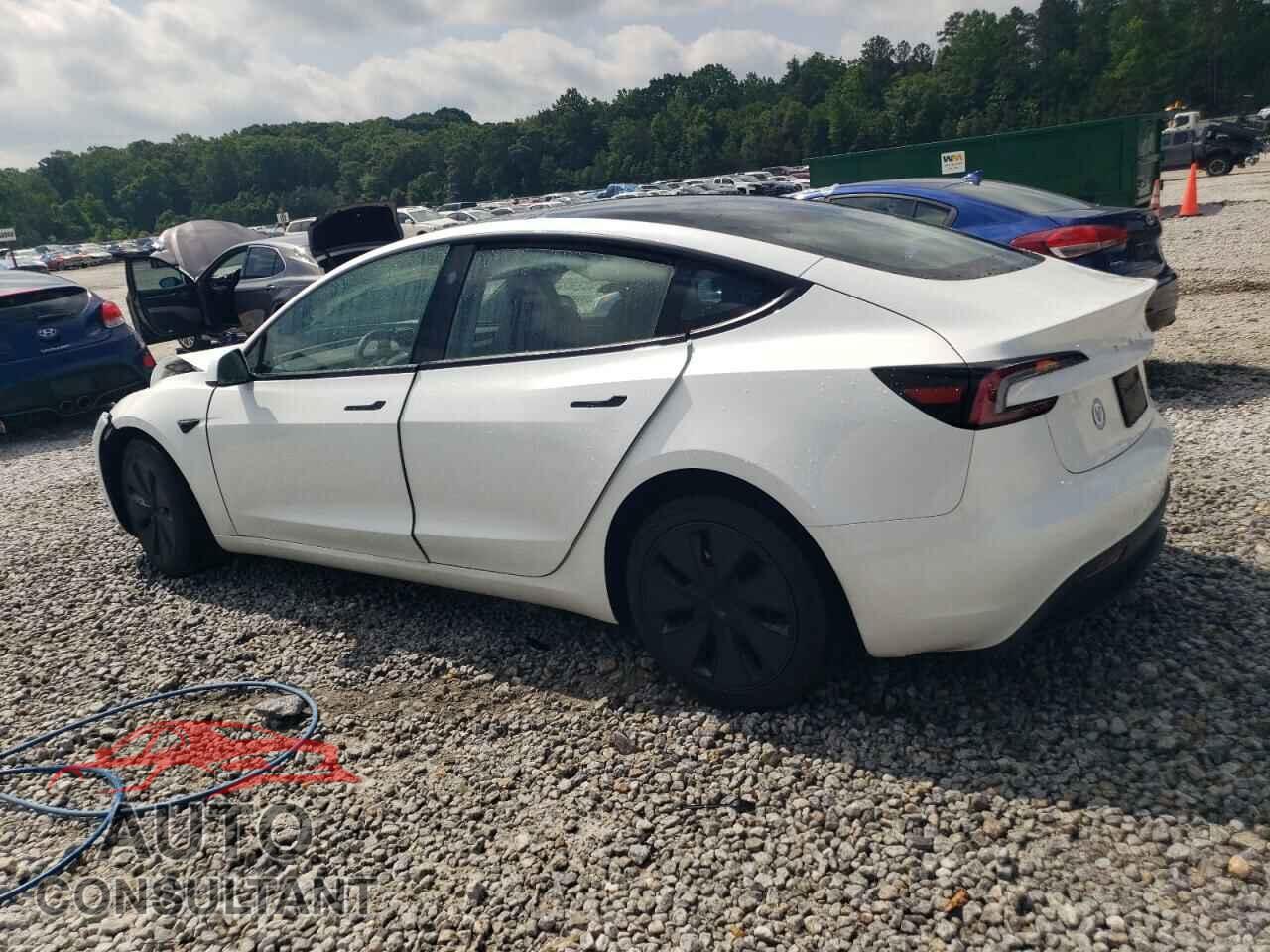 TESLA MODEL 3 2025 - 5YJ3E1EA3SF889774