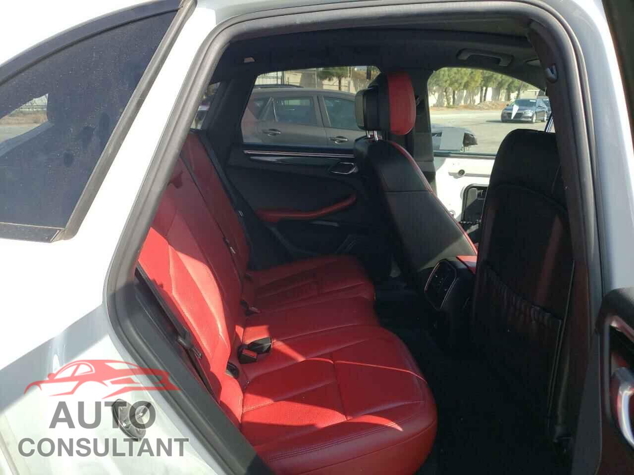 PORSCHE MACAN 2017 - WP1AA2A5XHLB82693