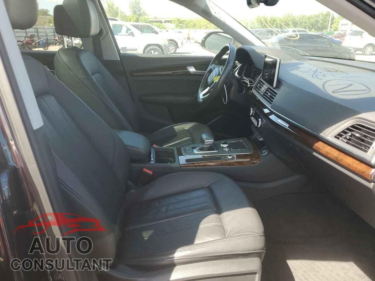 AUDI Q5 2018 - WA1BNAFY6J2196328