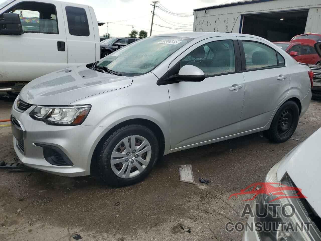 CHEVROLET SONIC 2018 - 1G1JB5SH3J4104497