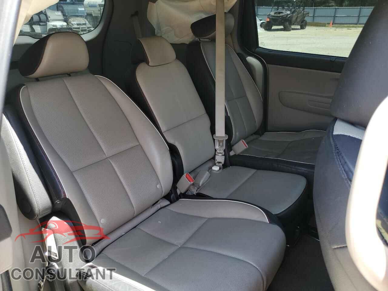 KIA All Models 2021 - KNDMB5C19M6664569