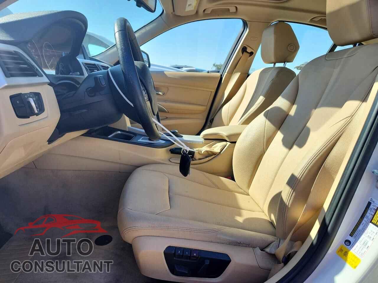 BMW 3 SERIES 2012 - WBA3C1C5XCF433468