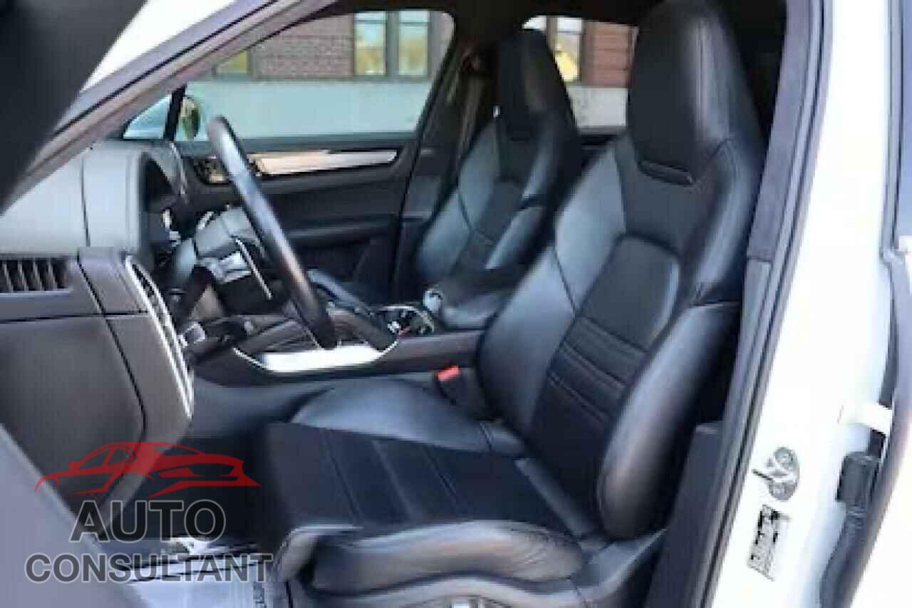 PORSCHE CAYENNE 2021 - WP1AF2AY8MDA36017