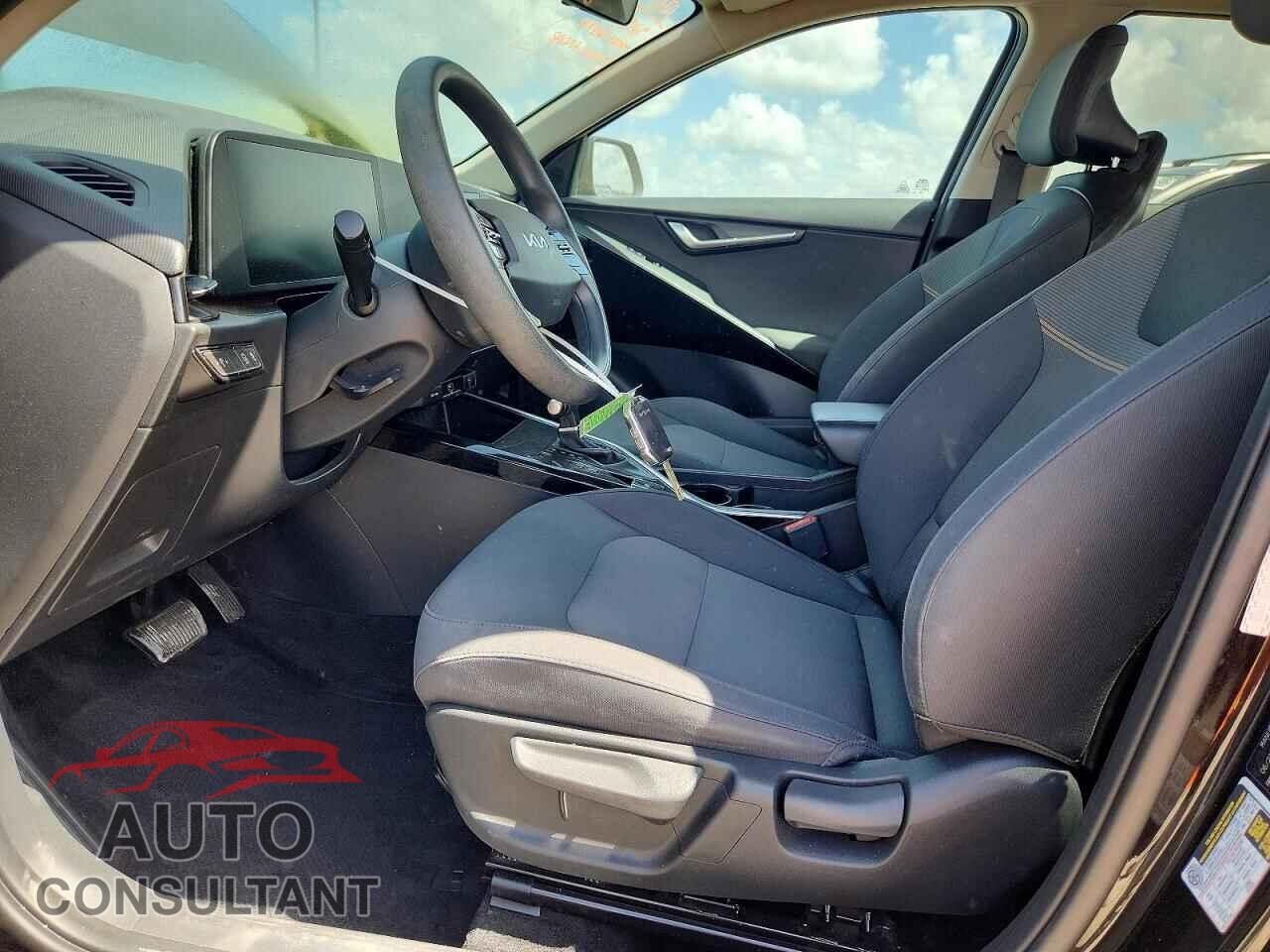 KIA NIRO 2023 - KNDCP3LE6P5115958
