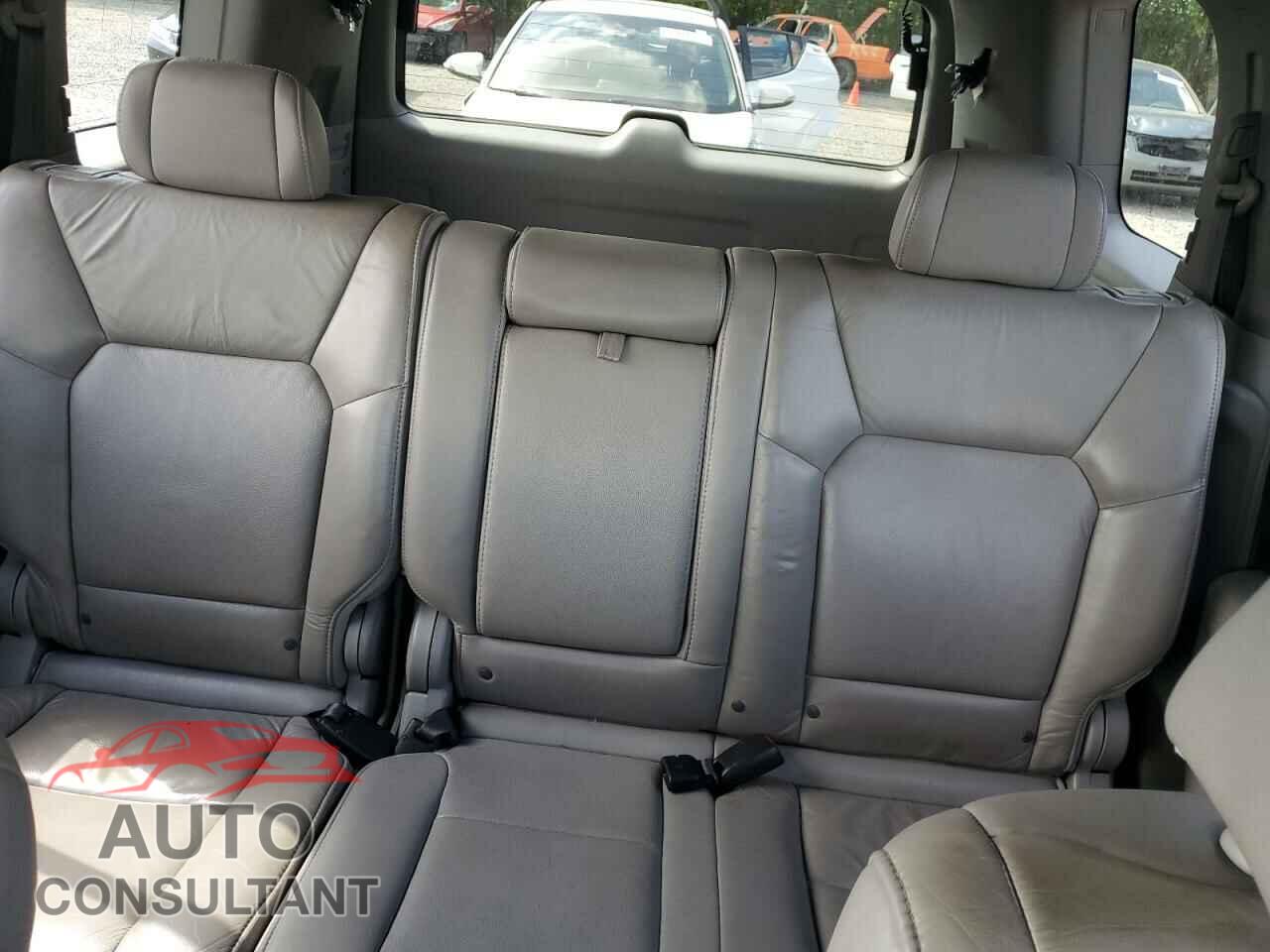 HONDA PILOT 2011 - 5FNYF4H53BB107329