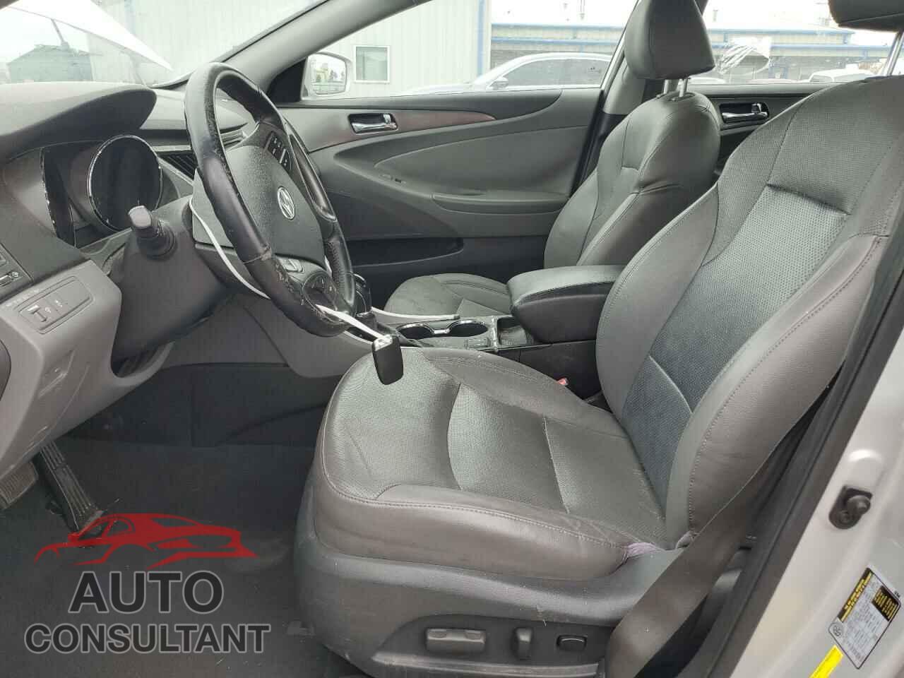 HYUNDAI SONATA 2013 - KMHEC4A45DA092031
