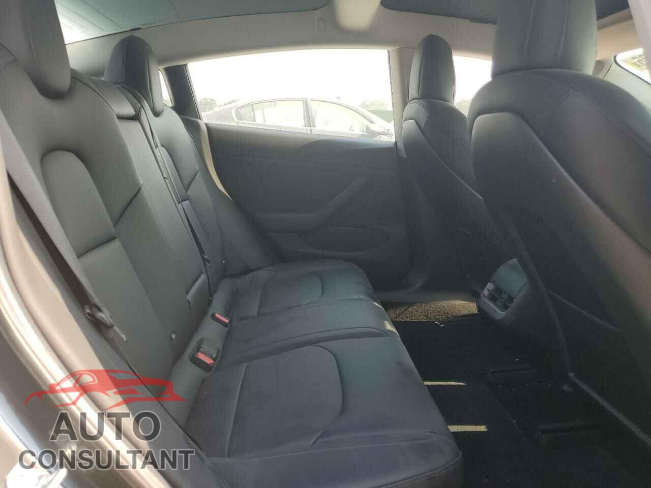 TESLA MODEL 3 2018 - 5YJ3E1EA8JF006038