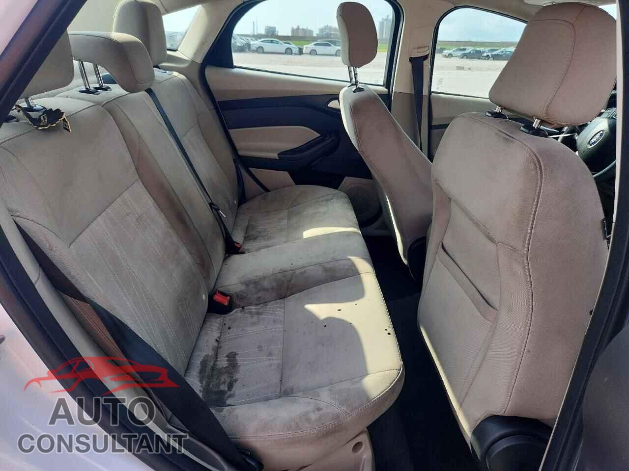 FORD FOCUS 2018 - 1FADP3F21JL206537
