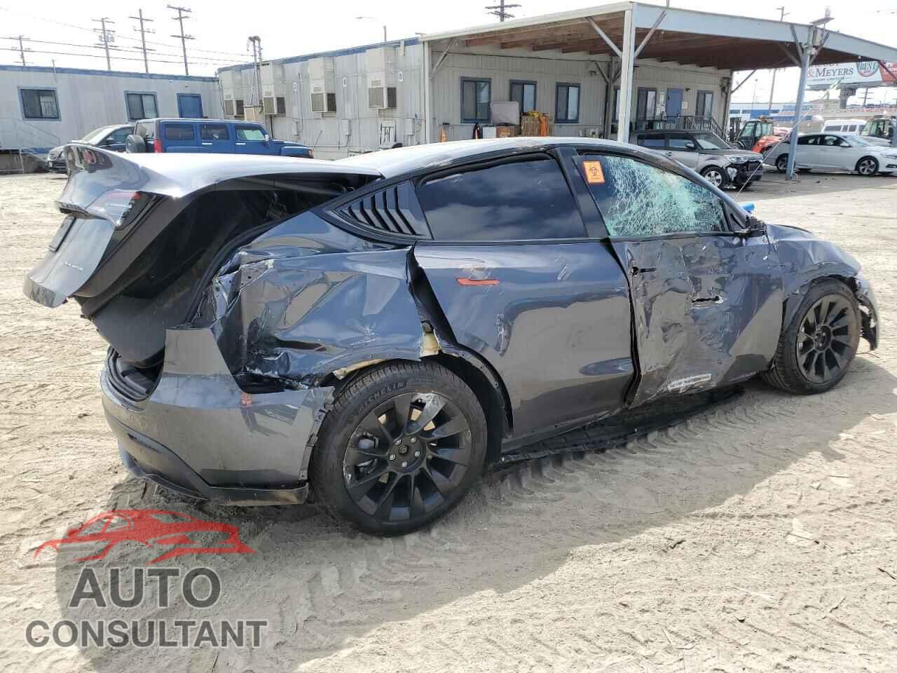 TESLA MODEL Y 2023 - 7SAYGAEE2PF829076