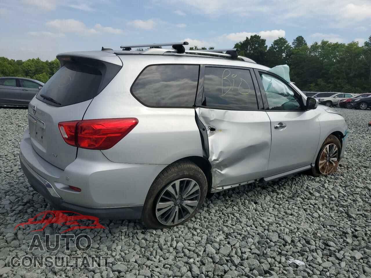 NISSAN PATHFINDER 2017 - 5N1DR2MN7HC664536