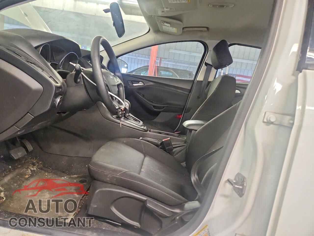 FORD FOCUS 2018 - 1FADP3F27JL328061