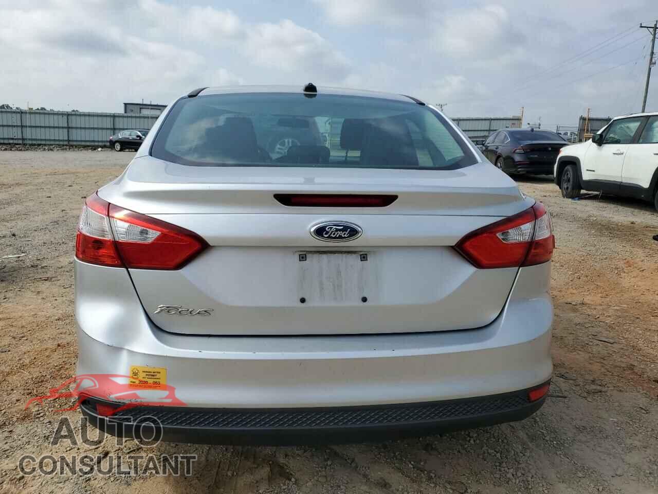 FORD FOCUS 2013 - 1FADP3E24DL250098