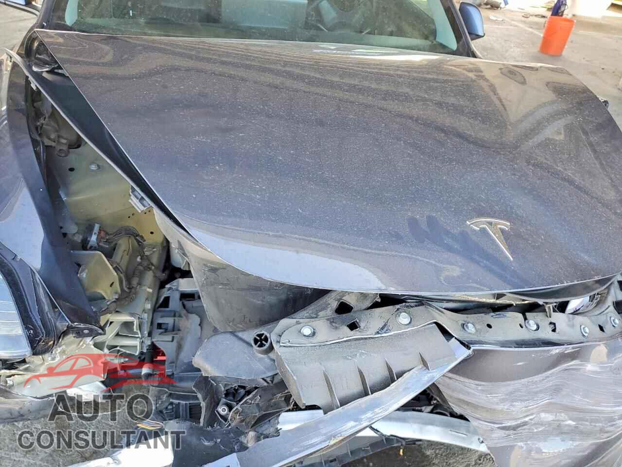 TESLA MODEL 3 2022 - 5YJ3E1EA8NF102709