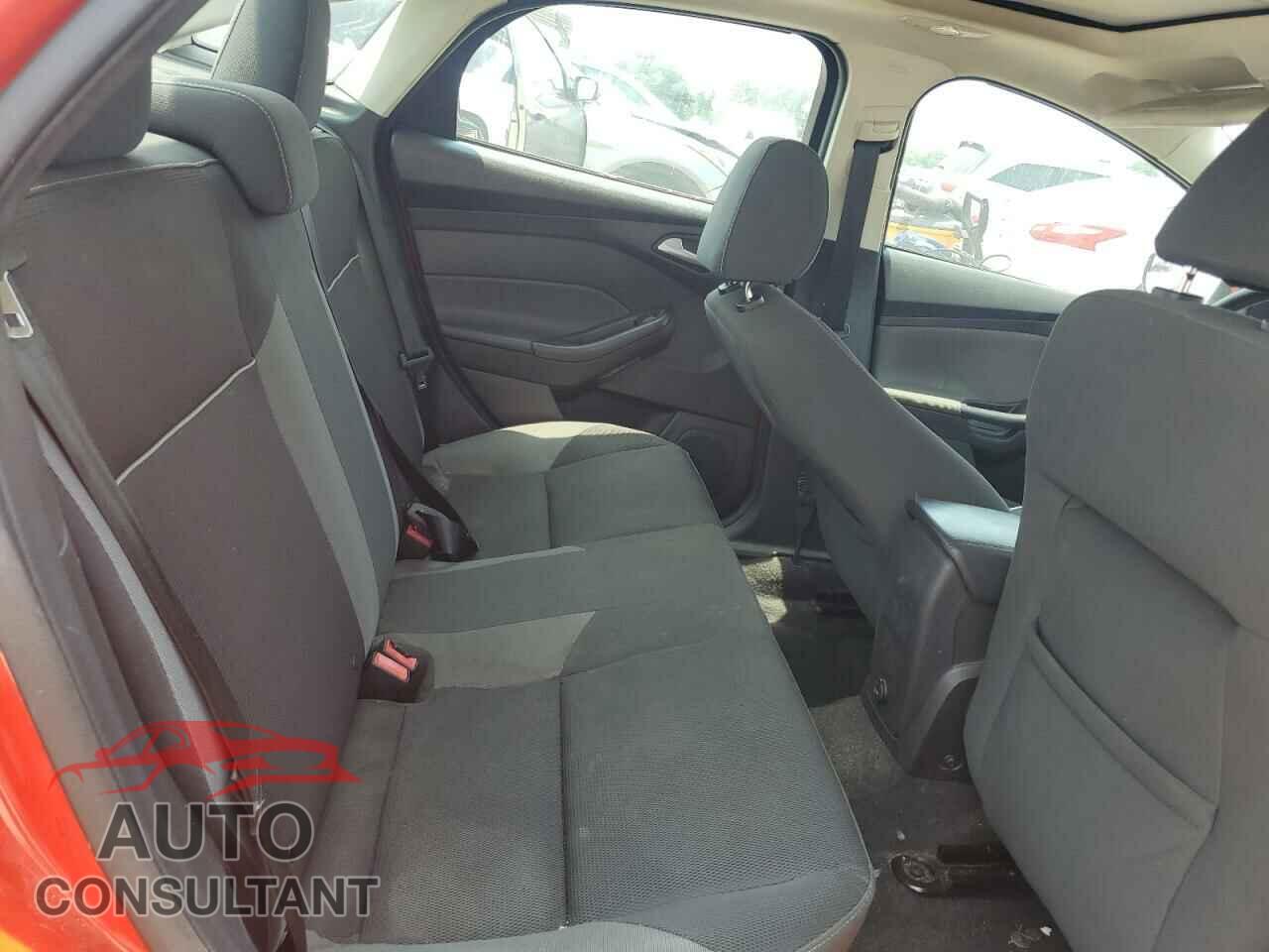 FORD FOCUS 2014 - 1FADP3F29EL216416
