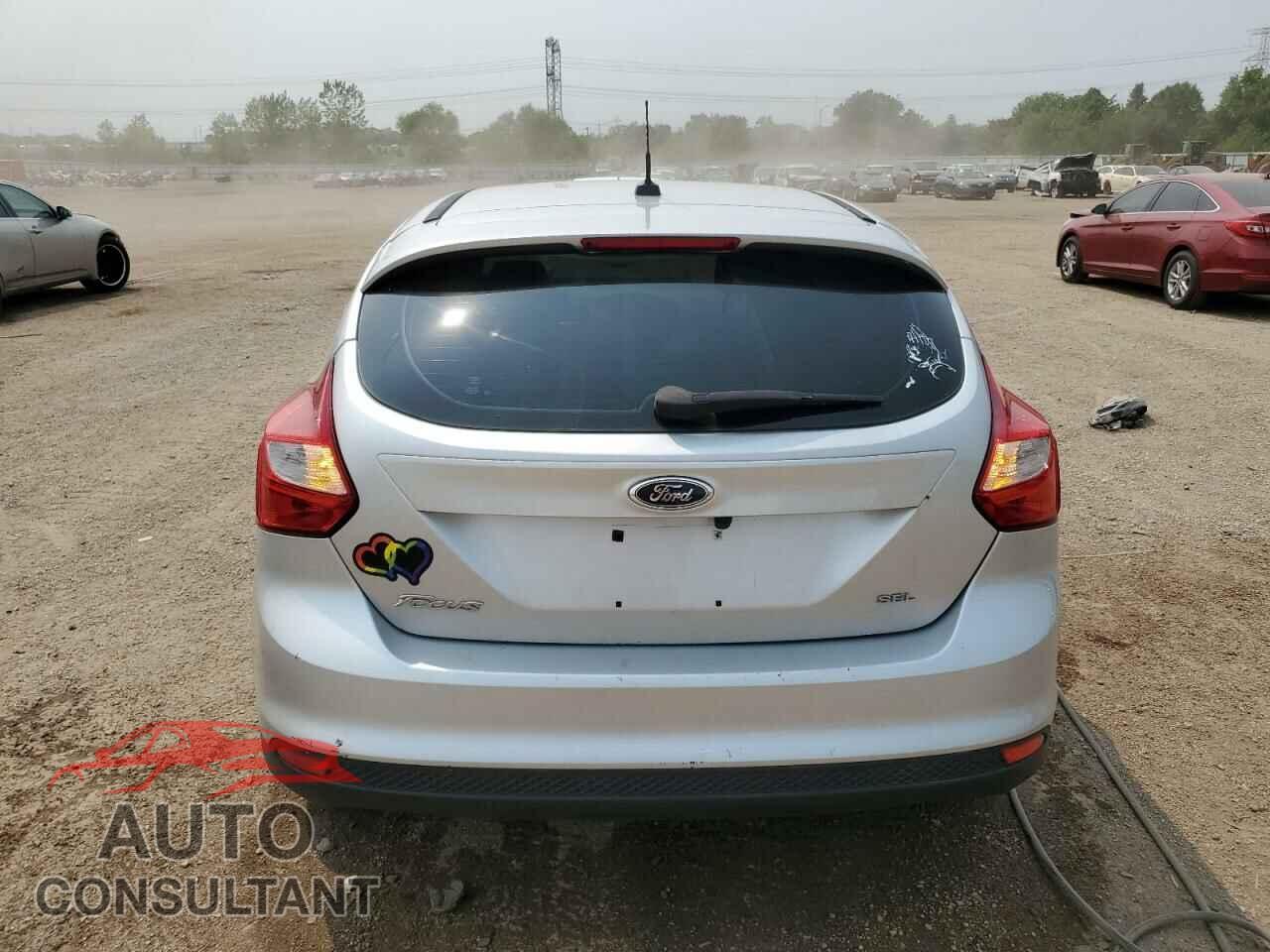 FORD FOCUS 2012 - 1FAHP3M28CL168425