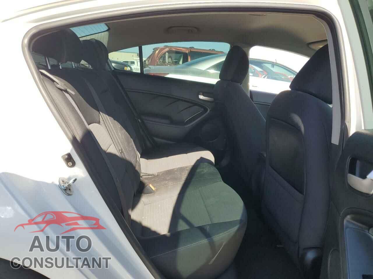 KIA FORTE 2017 - 3KPFL4A74HE147252