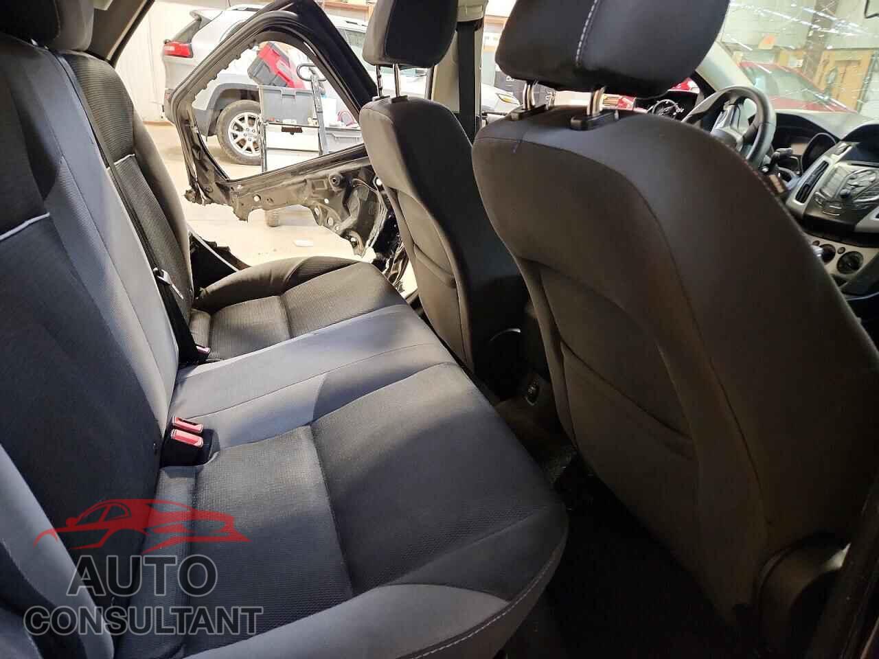 FORD FOCUS 2014 - 1FADP3F20EL315030