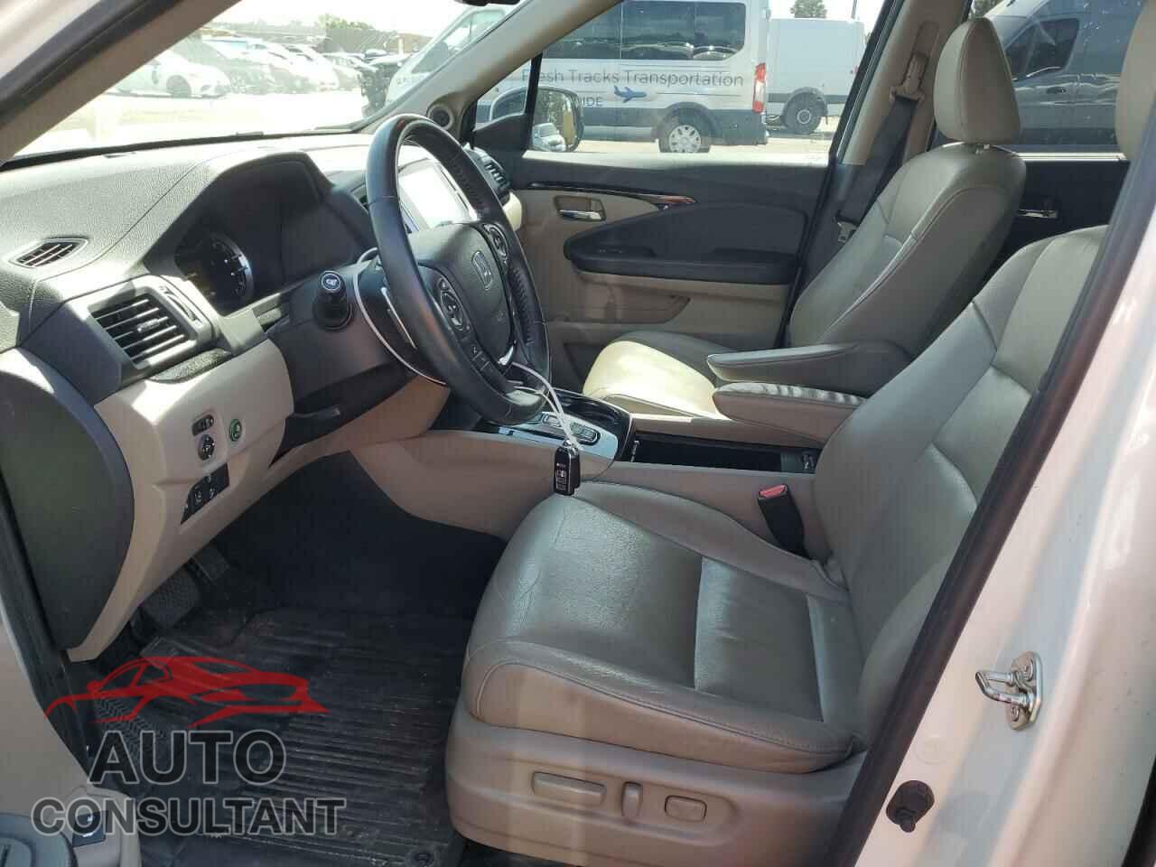HONDA PILOT 2017 - 5FNYF6H9XHB019692