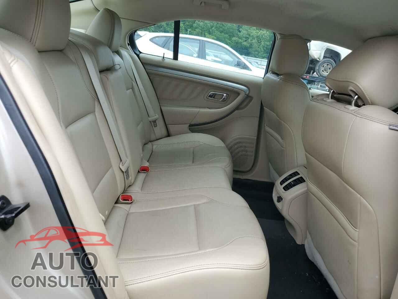 FORD TAURUS 2017 - 1FAHP2E89HG113351