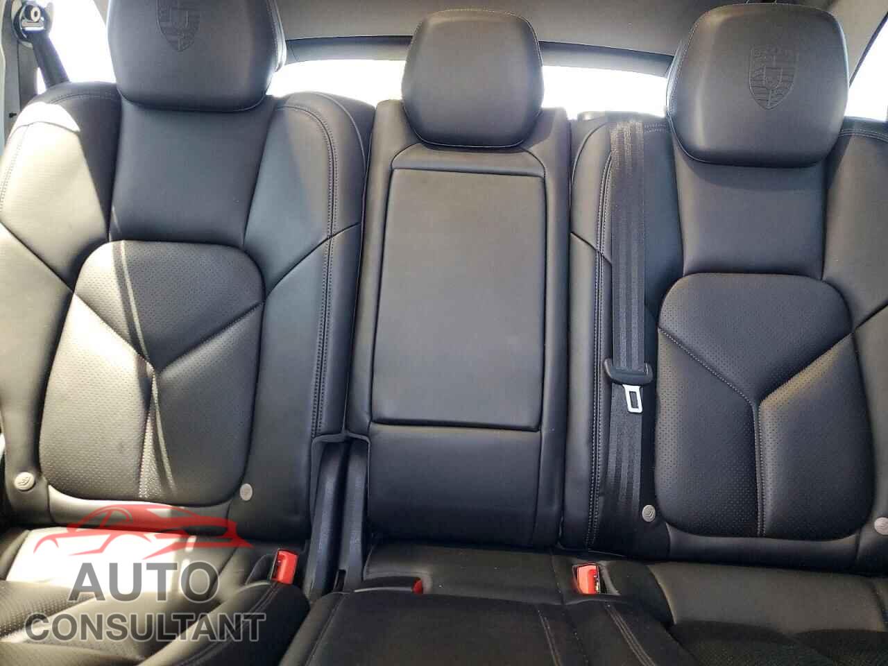 PORSCHE CAYENNE 2018 - WP1AA2A26JKA06970