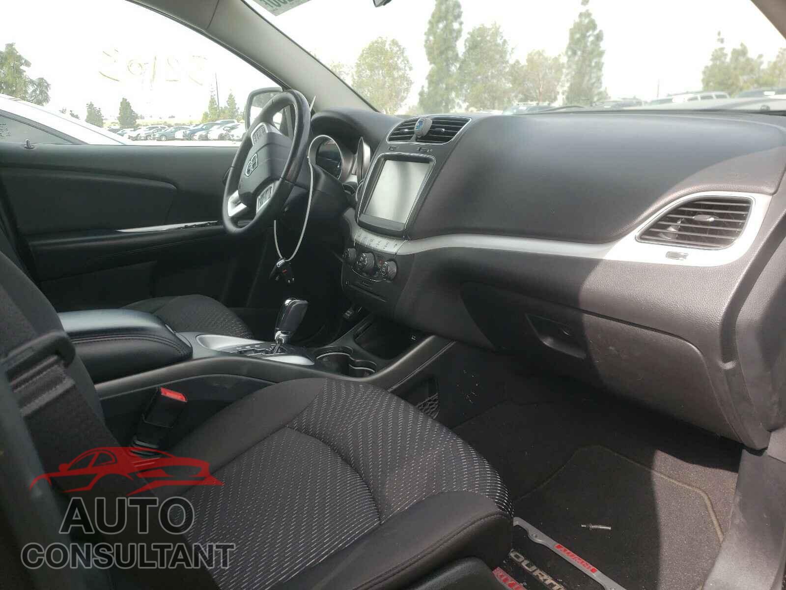 DODGE JOURNEY 2017 - 3C4PDCBG1HT670735